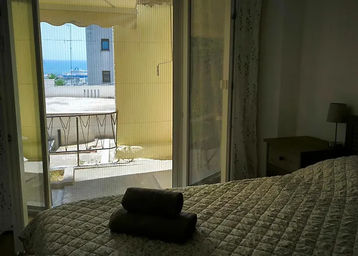 Port View, Veranda, 80 Sqm, Spacious Place For 6
