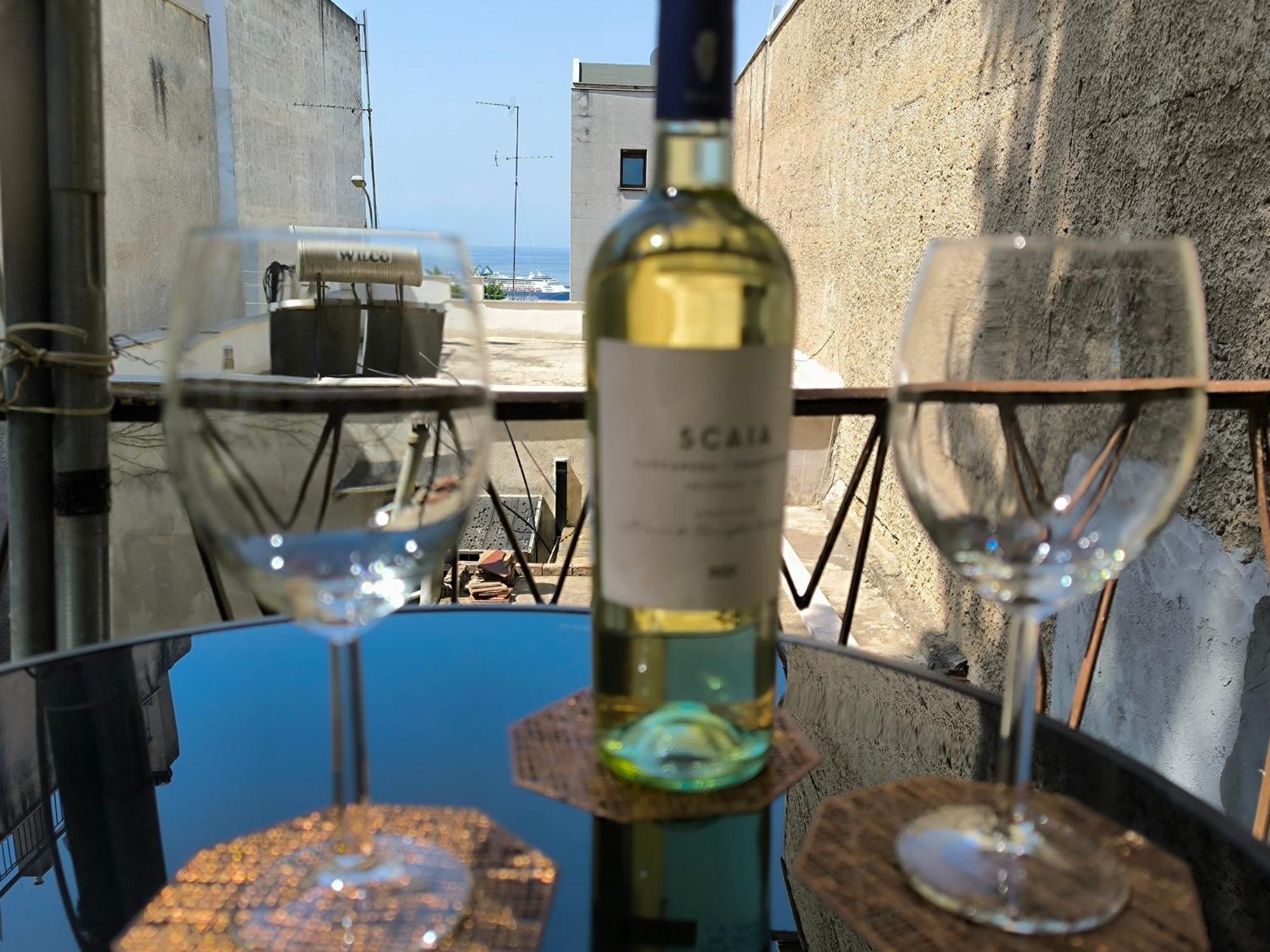 Port View, Veranda, 80 Sqm, Spacious Place For 6 Soluň