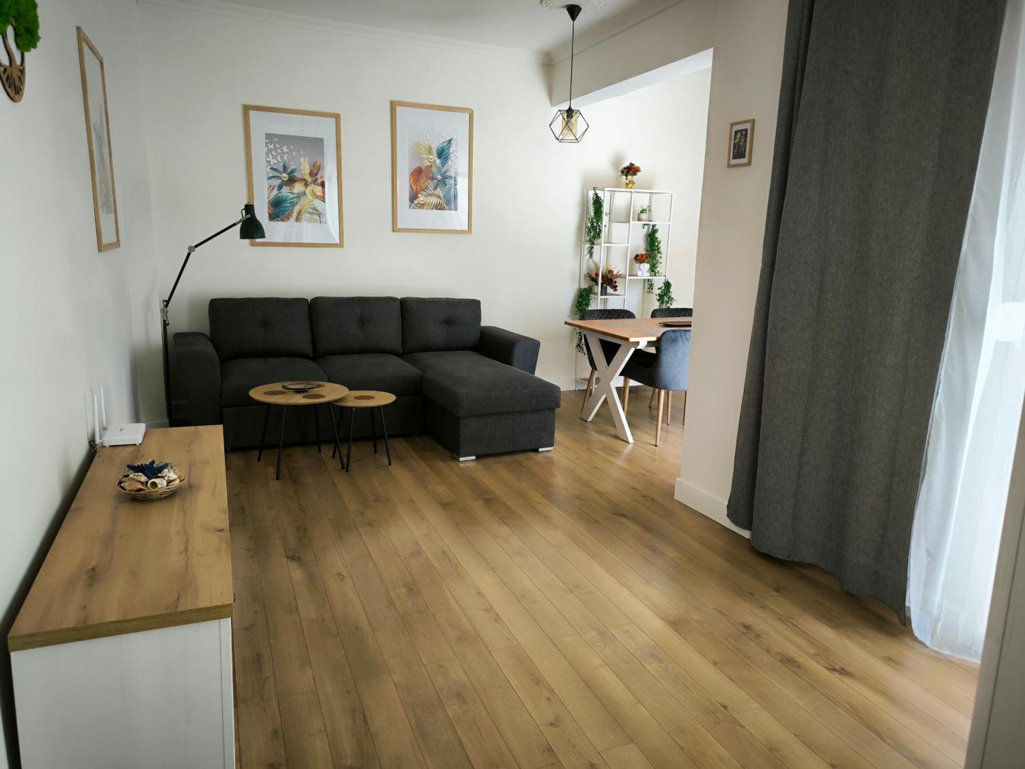 Port View, Veranda, 80 Sqm, Spacious Place For 6 Apartment