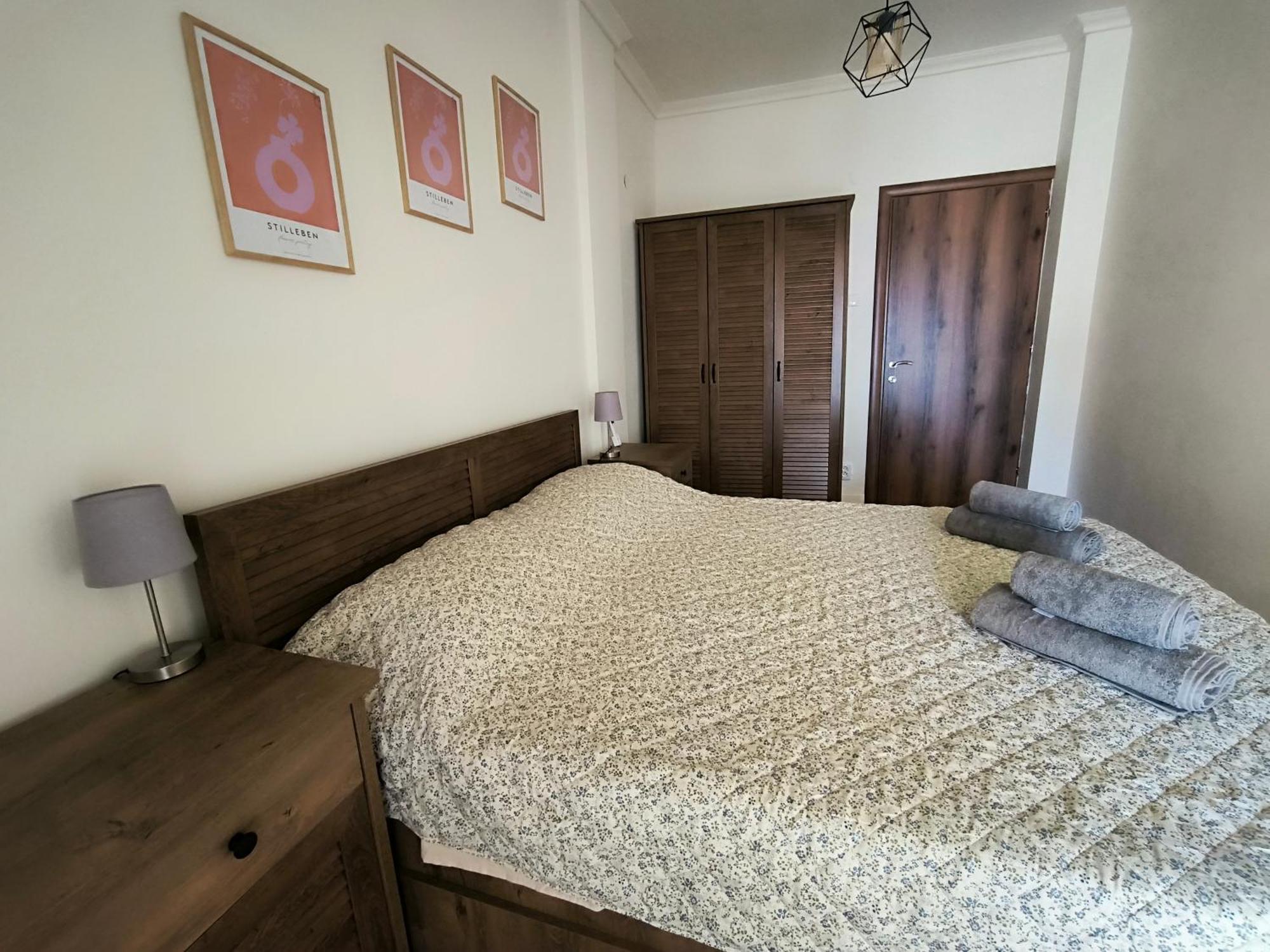 Apartment Port View, Veranda, 80 Sqm, Spacious Place For 6 *