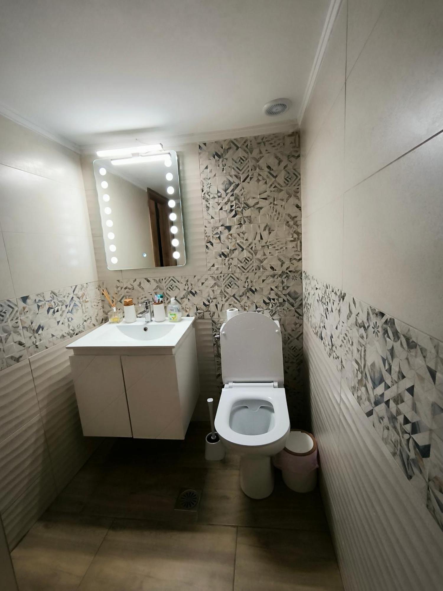 Port View, Veranda, 80 Sqm, Spacious Place For 6 Apartment
