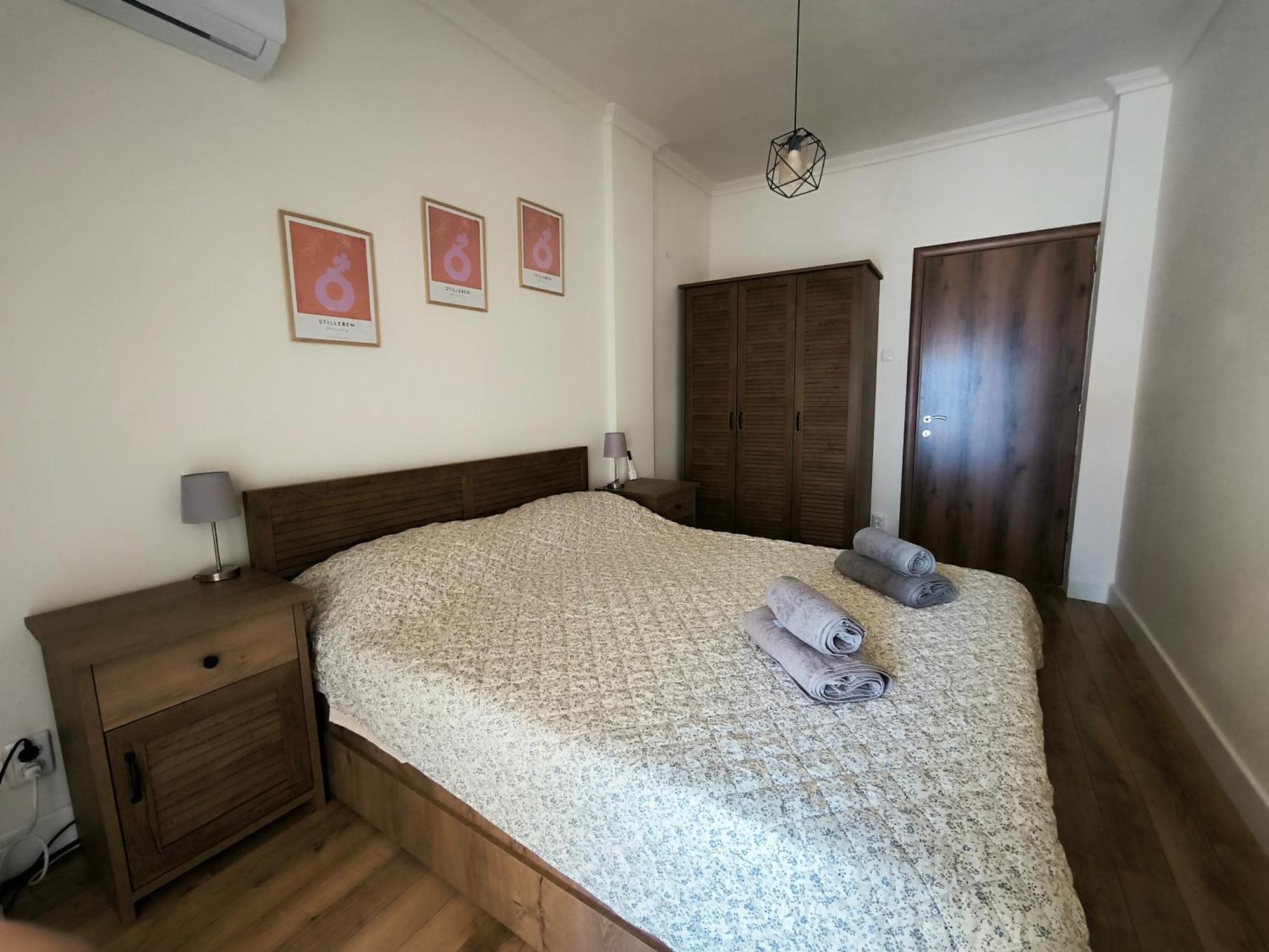 Apartment Port View, Veranda, 80 Sqm, Spacious Place For 6