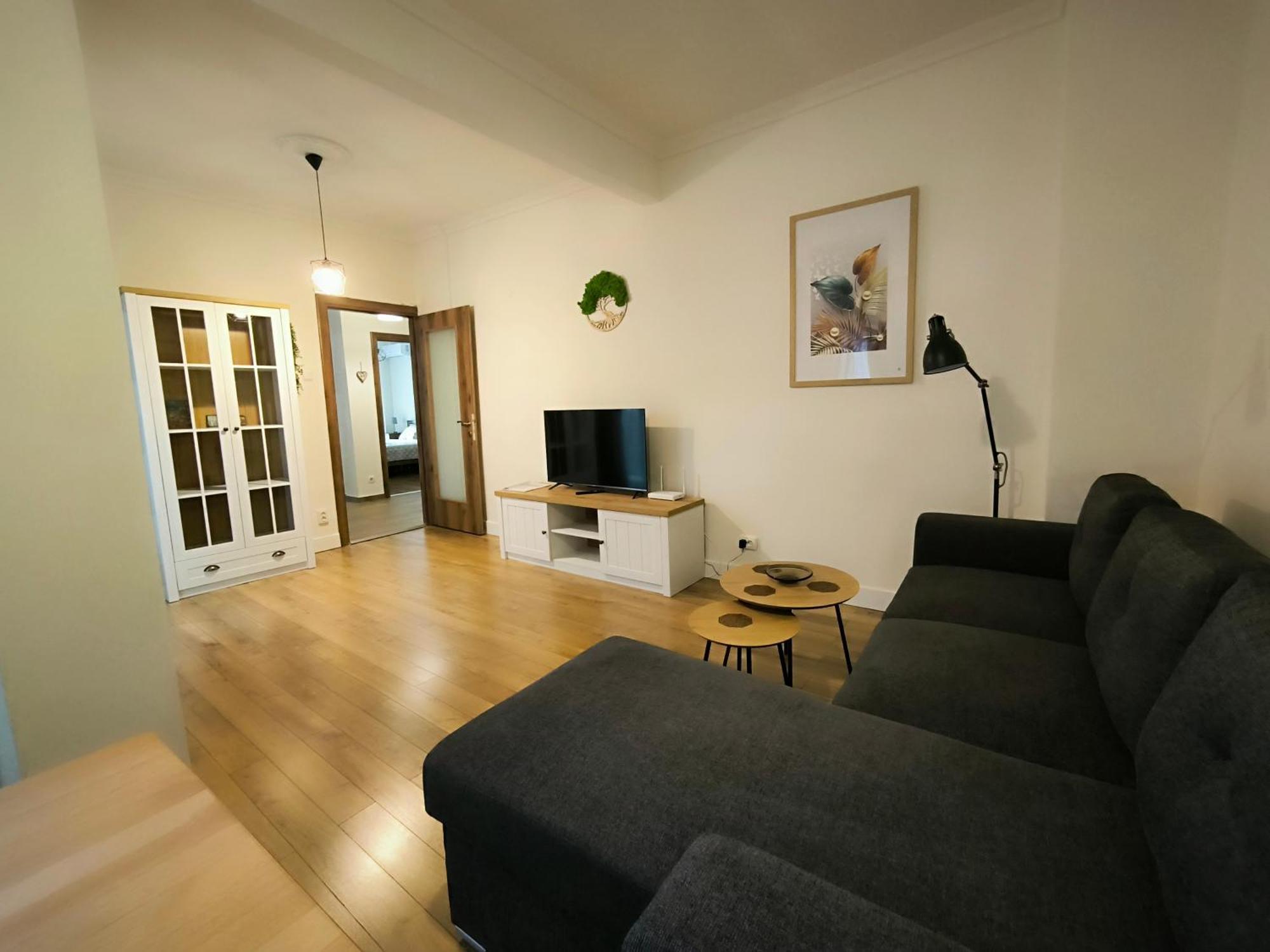 Apartment Port View, Veranda, 80 Sqm, Spacious Place For 6 *