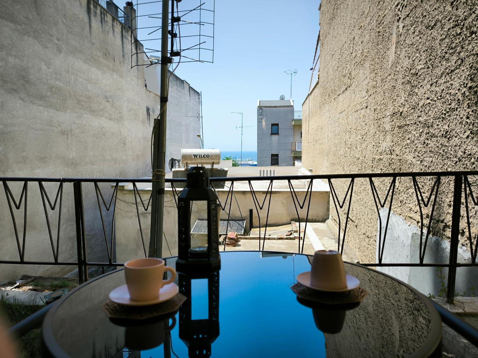 Port View, Veranda, 80 Sqm, Spacious Place For 6 Apartment Thessaloniki